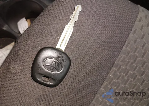 2006 Toyota Matrix z USA, uszkodzony, nr VIN 2T1LR32E36C562857